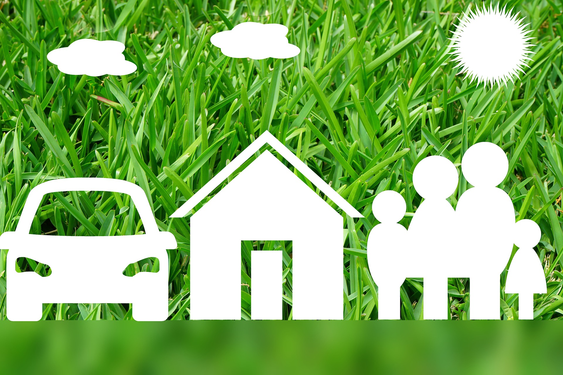 Grünes Gras ist belegt mit Piktogrammen von Erwartungen an das Leben. Man sieht ein Auto, ein Haus und eine Familie. Was ist, wenn das Leben anders verläuft!